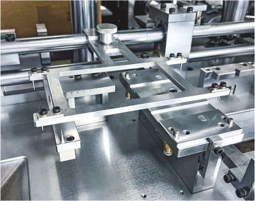 Máquinas de corte e moldagem de alta precisão para fabricação de semicondutores