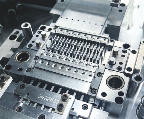 Equipamento de produção de semicondutores para moldagem de corte de plástico 220V/50Hz