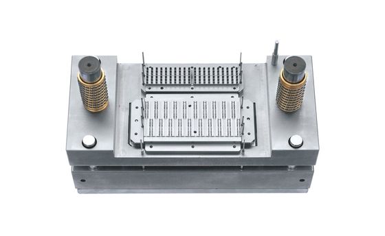 Cold Runner Semicon IC Quadro de chumbo Estampagem Mofo Nitruração Tratamento de superfície